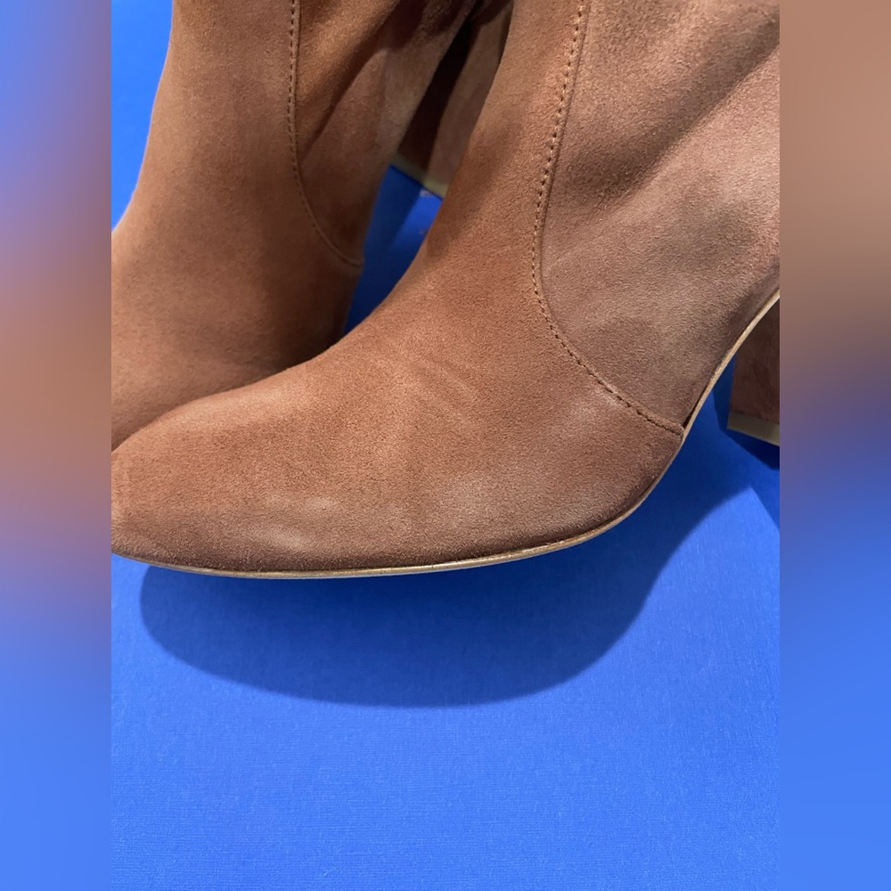 Brand New Stuart Weitzman MSRP $650
Flareblock 85 suede sock boots sz 6.5B - Picture 10 of 11
